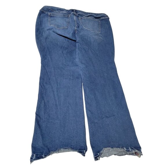 Torrid Mid Rise Slim Boot Jeans Womens Plus Size 22 Short Medium Wash Denim Pant - Picture 3 of 8